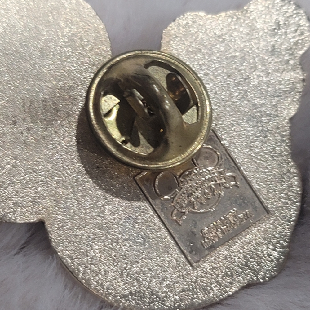 Mickey Mouse baseball bat 2002 Official Disney trading pin - Picture 2 of 3